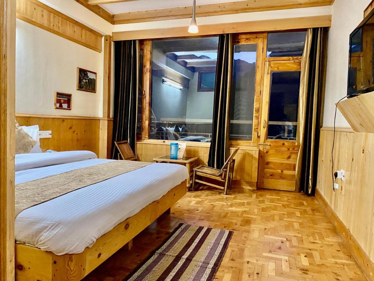 Hotel Valley Of Gods Манали Экстерьер фото