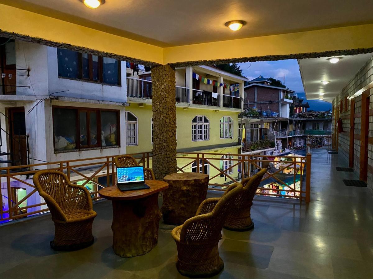 Hotel Valley Of Gods Манали Экстерьер фото