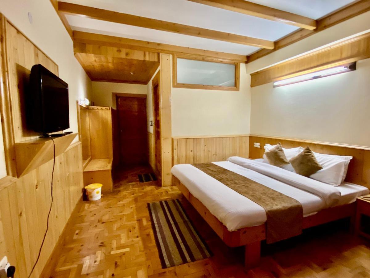 Hotel Valley Of Gods Манали Экстерьер фото