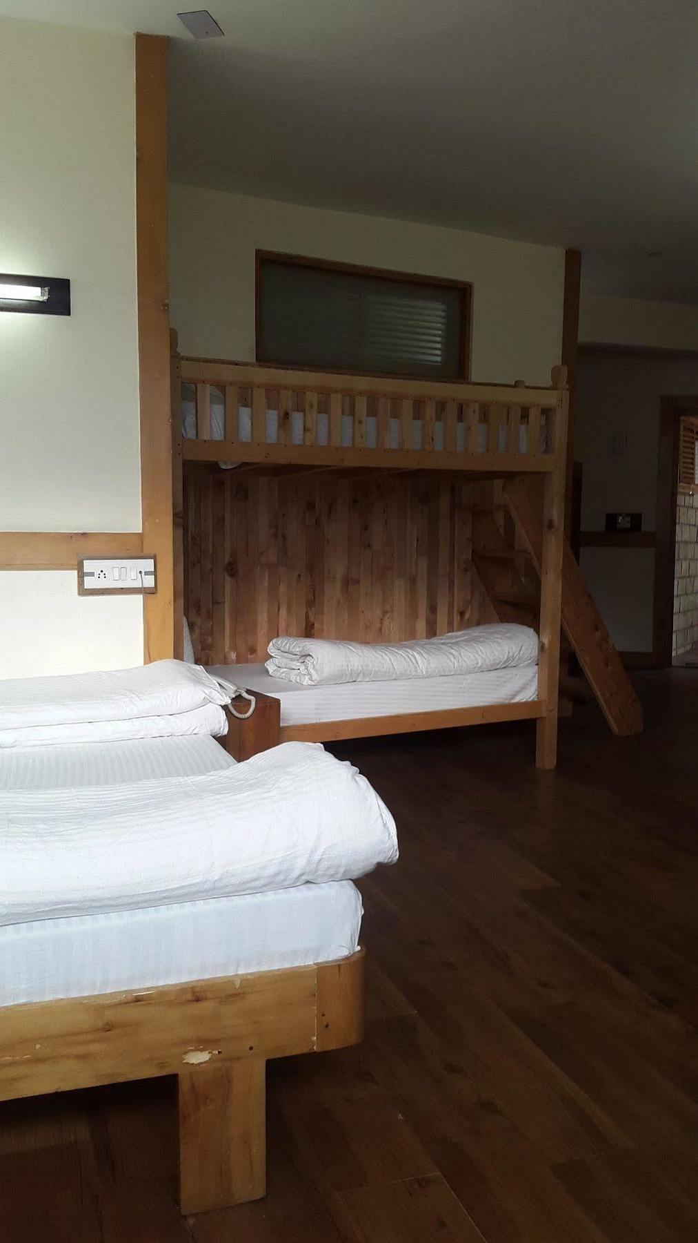 Hotel Valley Of Gods Манали Экстерьер фото